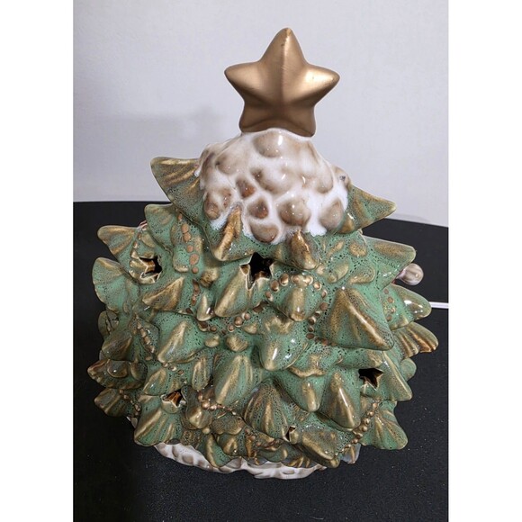 🎄KIRKLANDS Potter's Garden CHRISTMAS Ceramic Tree 10x7” Santa Sleigh Reindeer - Picture 6 of 12